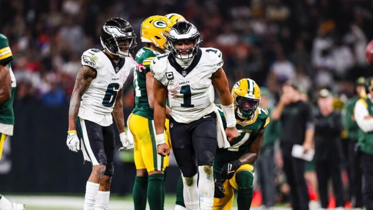 Dallas-Goedert-Refutes-Rumors-Rift-Between-Jalen-Hurts