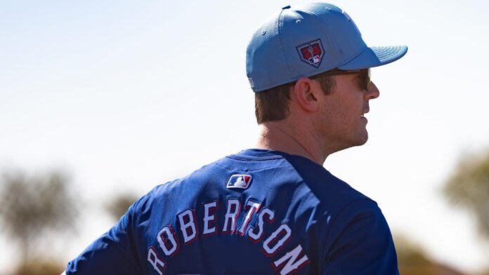 Phillies Bring Back 40-Year-Old David Robertson for Third Stint