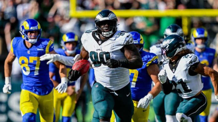 Jordan Davis’ Blocked Kick and 61-Yard TD Seals Eagles’ 33-26 Victory Over Rams