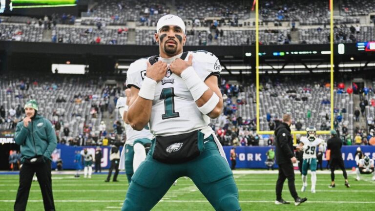 Jalen Hurts Responds With Rebound Performance in Eagles’ 31-0 Win