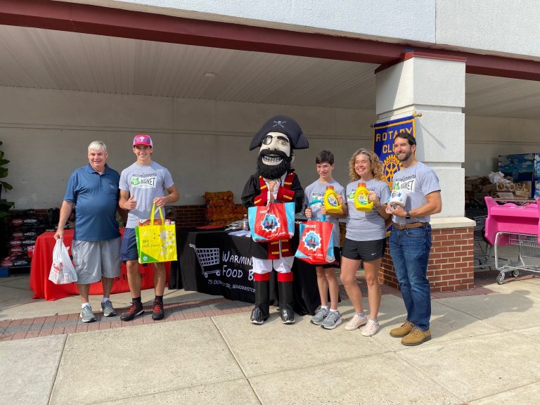 Klinger Middle School helps local food bank